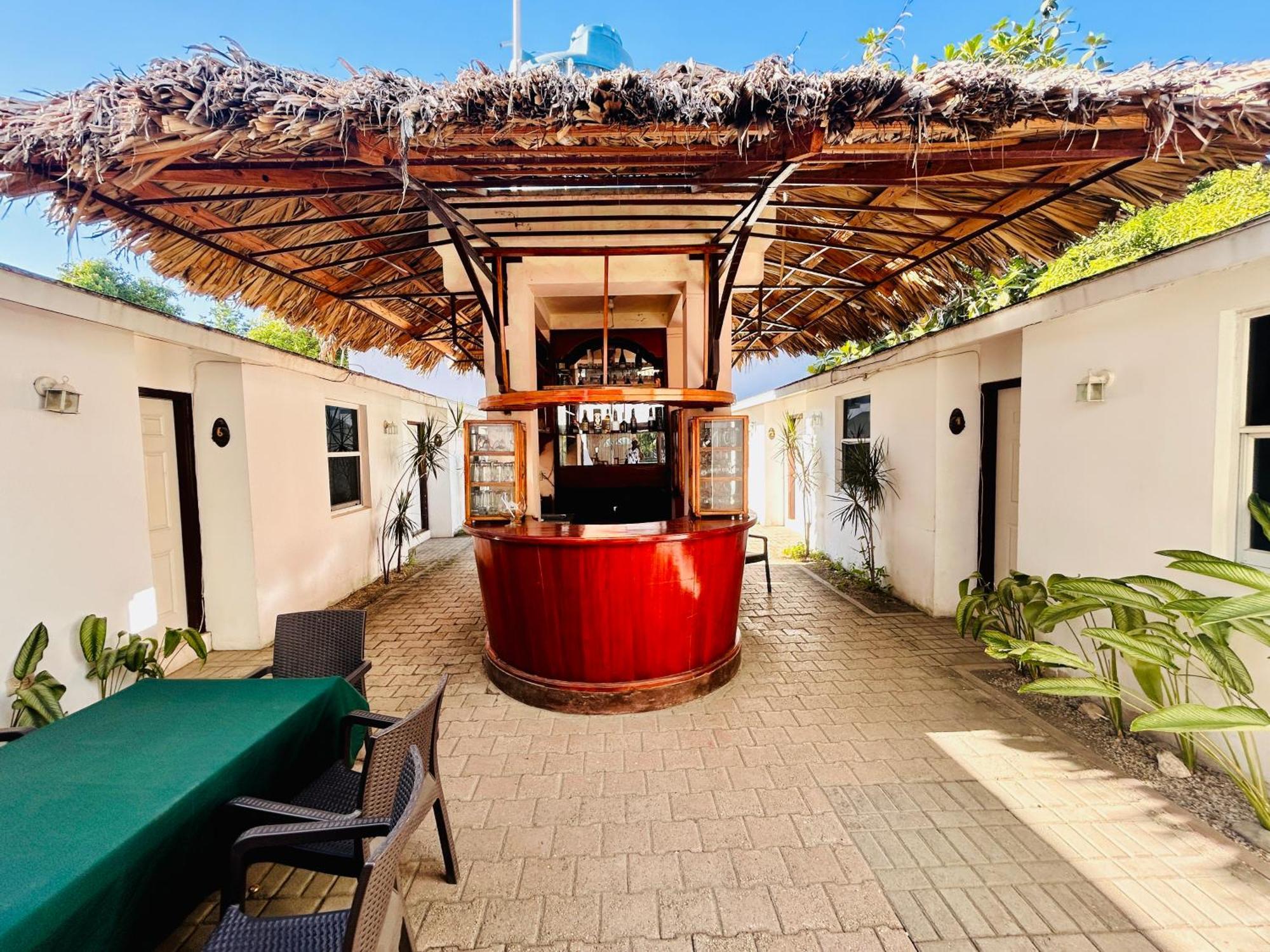 Arawak Hotel Leogane Exterior photo